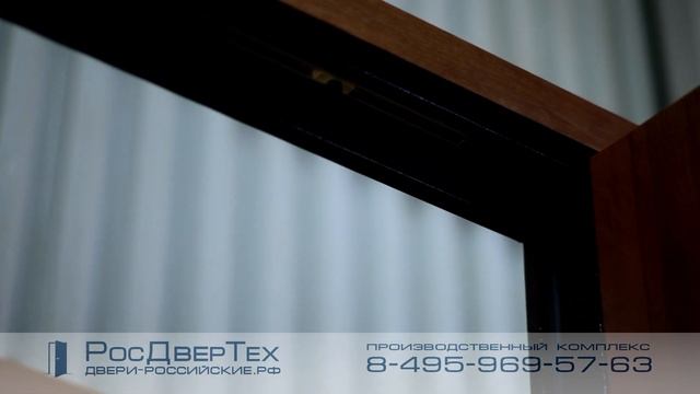 Парадная двухстворчатая дверь со стеклом и ковкой, отделка МДФ шпонированный от РОСДВЕРТЕХ