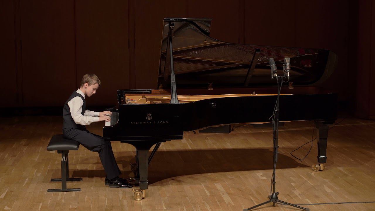 Захар Внутских, И.С.Бах, Прелюдия и фуга соль мажор, ХТК 1 том, BWV 860 смотреть онлайн