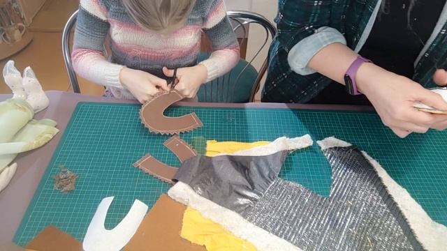 Как сделать куклам простую обувь по выкройке смотреть онлайн