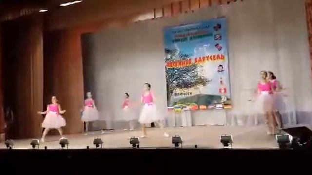 На лужайке смотреть онлайн