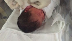 29 мая 2015 Прокололи ушки новорожденной на второй день!