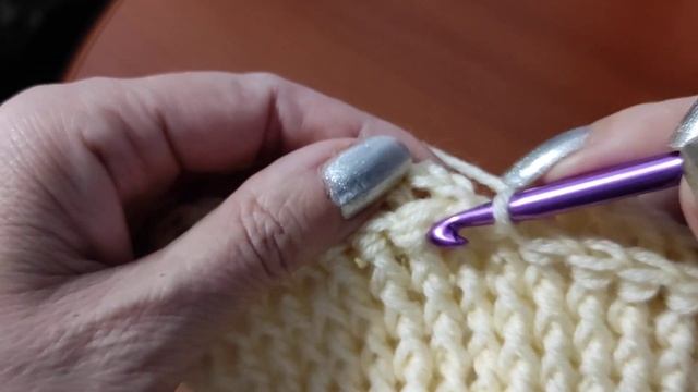Шапка рельефными столбиками крючком.Шапка быстро, просто, красиво крючком на любой размер.