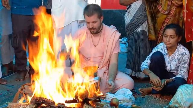 Janmashtami yajna Vrindavan  Джанмаштами ягья День рождения Кришны Вриндаван Индия. Защита бхакти