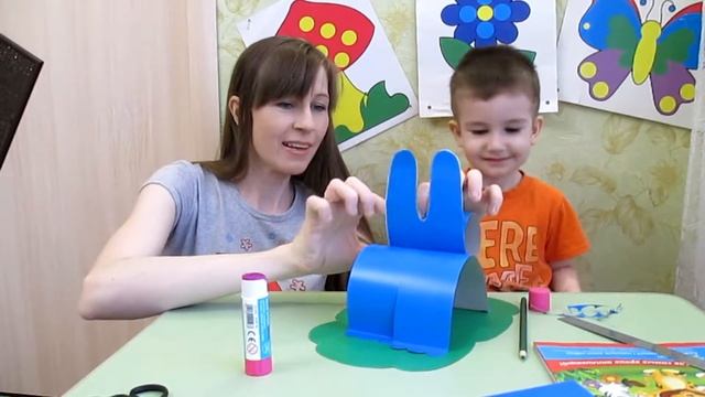 DIY Костя делает объемного зайчика. Поделка с ребенком смотреть онлайн