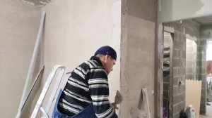 Монтаж штукатурного, пластикового уголка