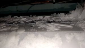 Производство чешуйчатого льда Немного замедлено
