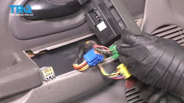 How to Replace Master Window Switch 1997-2003 Ford F-150 смотреть онлайн