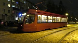 Казанский трамвай 71-623-02.02 № 1346 следует по маршруту №1 по улице Декабристов. (22.12.2020)