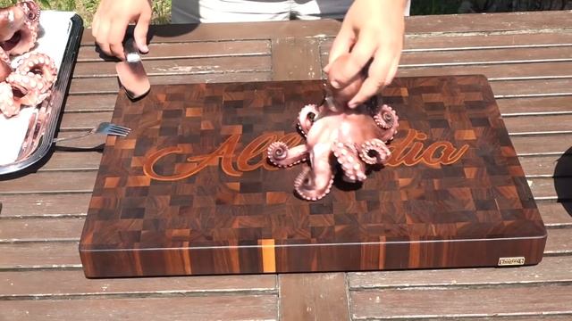 ЧЕСНОЧНЫЙ ОСЬМИНОГ НЕ РЕЗИНОВЫЙ смотреть онлайн