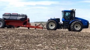 New Holland TJ375 with Horch Maestro SW3115 planter