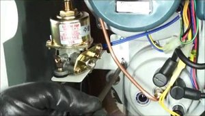 Ремонт дизельного котла Kiturami TURBO замена топливного насоса