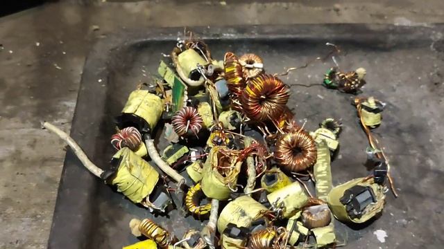 МЕДЬ ИЗ БЛОКОВ ПИТАНИЯ! РАЗБИРАЮ ЦВЕТНОЙ МЕТАЛЛ смотреть онлайн