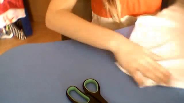 Как сделать топ с помошью футболки и ножниц ) смотреть онлайн