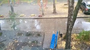 Сквозной проезд во дворе