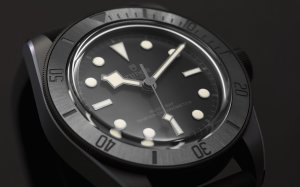 UNE PRÉCISION SUPERLATIVE DANS UNE CÉRAMIQUE AMAGNÉTIQUE (Black Bay Ceramic) @TUDORWATCH