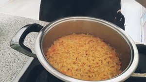 Суп-пюре из красной чечевицы.