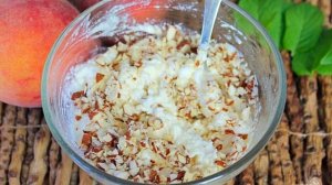 Персики фаршированные творогом с миндальным орехом