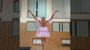 Необычный танец балерины