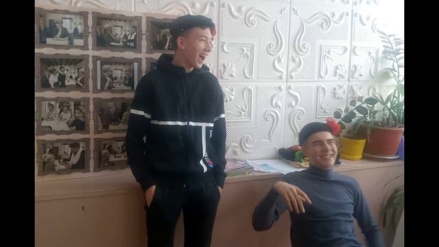 Последний звонок, 9А смотреть онлайн