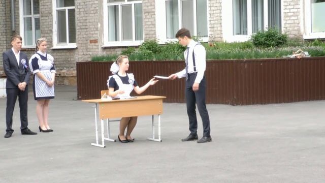 ВЫПУСКНОЙ В ШКОЛЕ. ВИДЕОСЪЁМКА-ФОТО СЕРГЕЙ РОМАНОВ Т.733470,89053493470