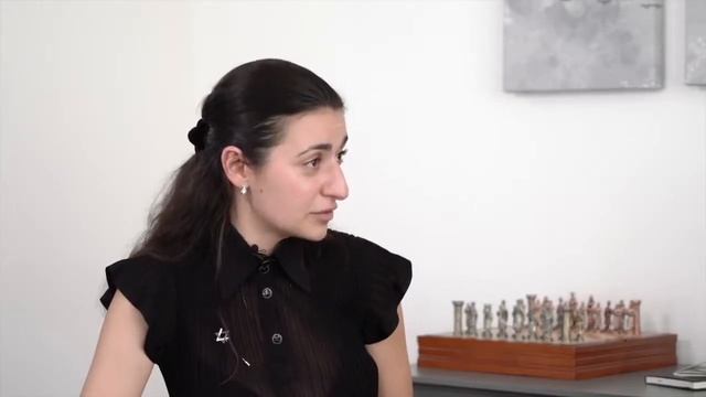 Почему Децентурион выбирает черный цвет