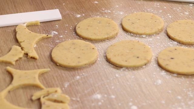 PRHKE KIFLICE SA LJEŠNJACIMA I ČOKOLADOM - ČOKO-LJEŠNJAK KIFLICE - PRHKO TIJESTO - BOŽIĆNI KEKSIĆI смотреть онлайн