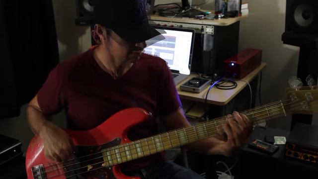 Marco TFL P Style Bass Sound Demo смотреть онлайн
