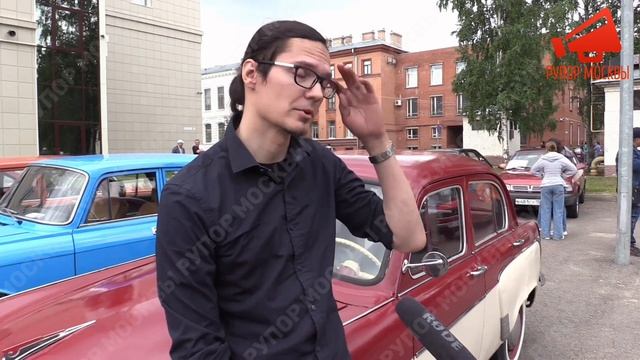 Десятки ретрокаров «Москвич» представили на фестивале в Санкт-Петербурге