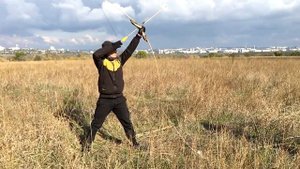 Стрельба из лука в Slow mo 240 кадров