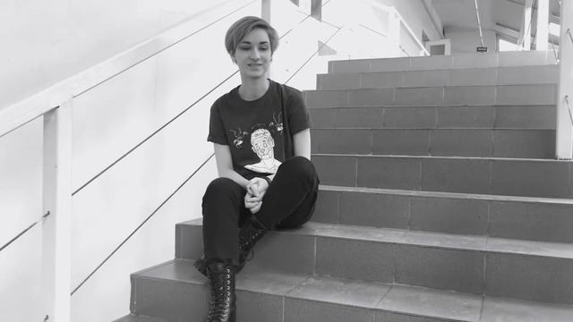 Интервью у фонтана// Яна Магера смотреть онлайн