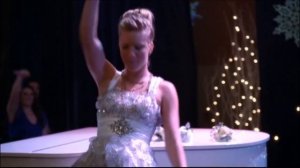 Glee - Locked Out Of Heaven (Full Performance) 4x11