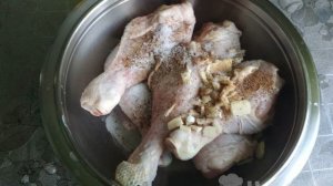 Куриные голени в сметане на сковороде