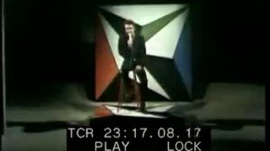 Neil Diamond - Girl, You'll Be A Woman Soon (Live)