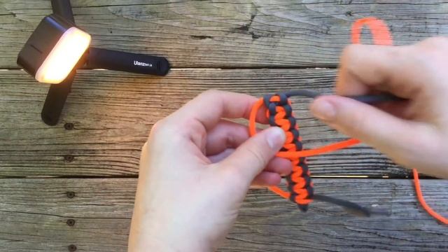 How to make the double cobra knot Paracord key fob смотреть онлайн