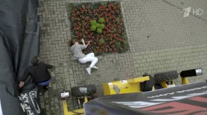 В Екатеринбурге чуть было не погибла девушка, упав с аттракциона