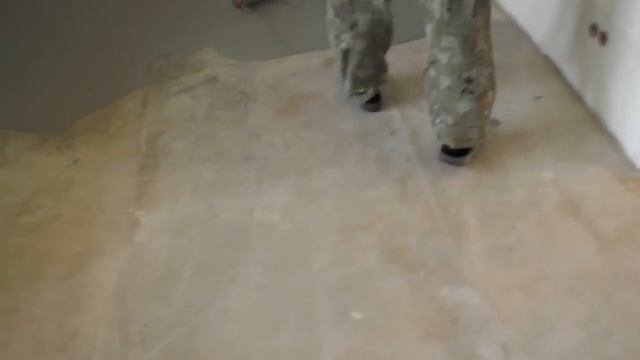 Как залить самовыравнивающийся  НАЛИВНОЙ ПОЛ