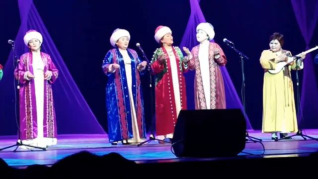 САРЫ–ЧЕЛЕК (У.Полотов)– АКМАРЖАН тобу, кошт: Кубан Р.Э. Акбермет А. (Биздин таланттар долбоору) смотреть онлайн