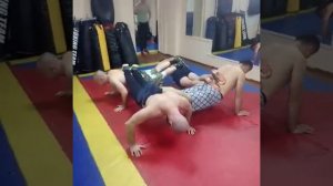 Квадратные отжимания