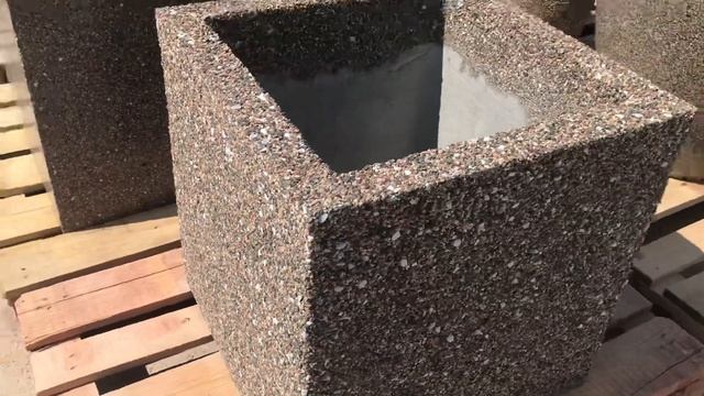 Кашпо из бетона на речном гравии 600х600хh600 смотреть онлайн