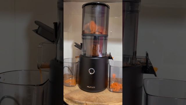 The how much juice series. How much juice can the Hurom H300 get from 500g carrots.