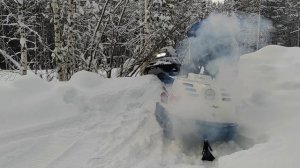 Бураном вытаскиваем Тайга Патруль 800. Без бурана в лесу ни куда. Патруль 800 не едет в гору.