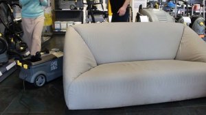 Karcher PUZZI 10/1 - химчистка дивана.