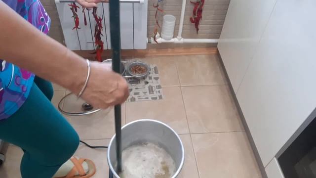 Универсальный гель для стирки из хоз/мыла Эконом вариант  UNIVERSAL GEL смотреть онлайн