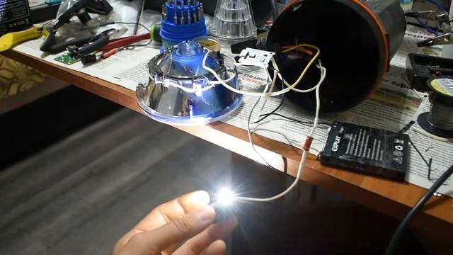 Переделка Фонарика под Li-ion от старого телефона смотреть онлайн