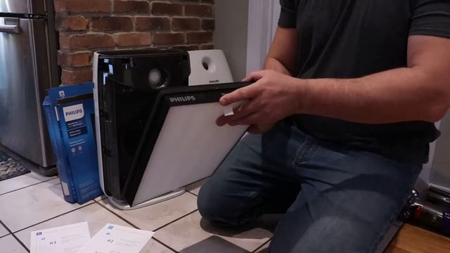 How to replace Philips FY2422/40 HEPA and FY2420/40 Active Carbon Filters смотреть онлайн