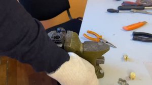 Ограничитель двери Opel Astra H