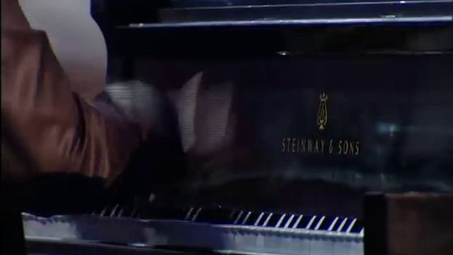 Lang Lang performing Tchaikovsky's Piano Concerto No.1 at National Memorial Day Concert.mp4