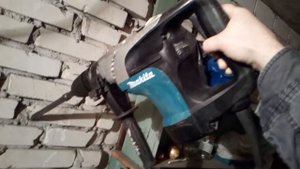 Makita HR4002