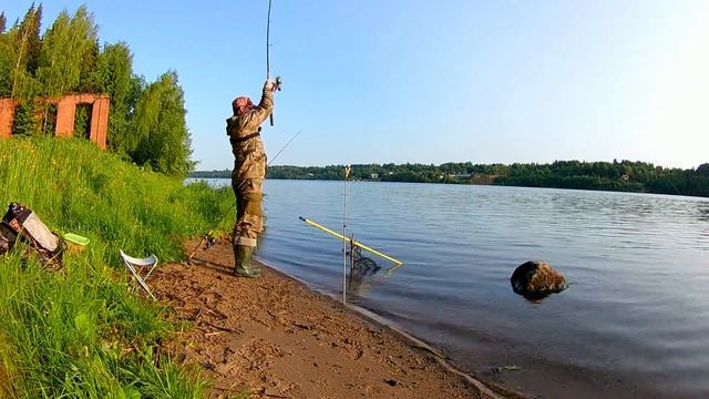 ДОНКИ СРАБОТАЛИ.ЛОВЛЯ ЛЕЩА НА ПЕНОПЛАСТ.РЫБАЛКА НА ВОЛГЕ. смотреть онлайн