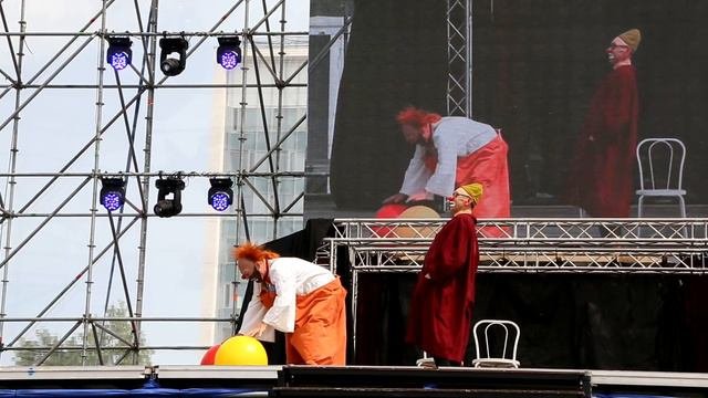 Лицедеи